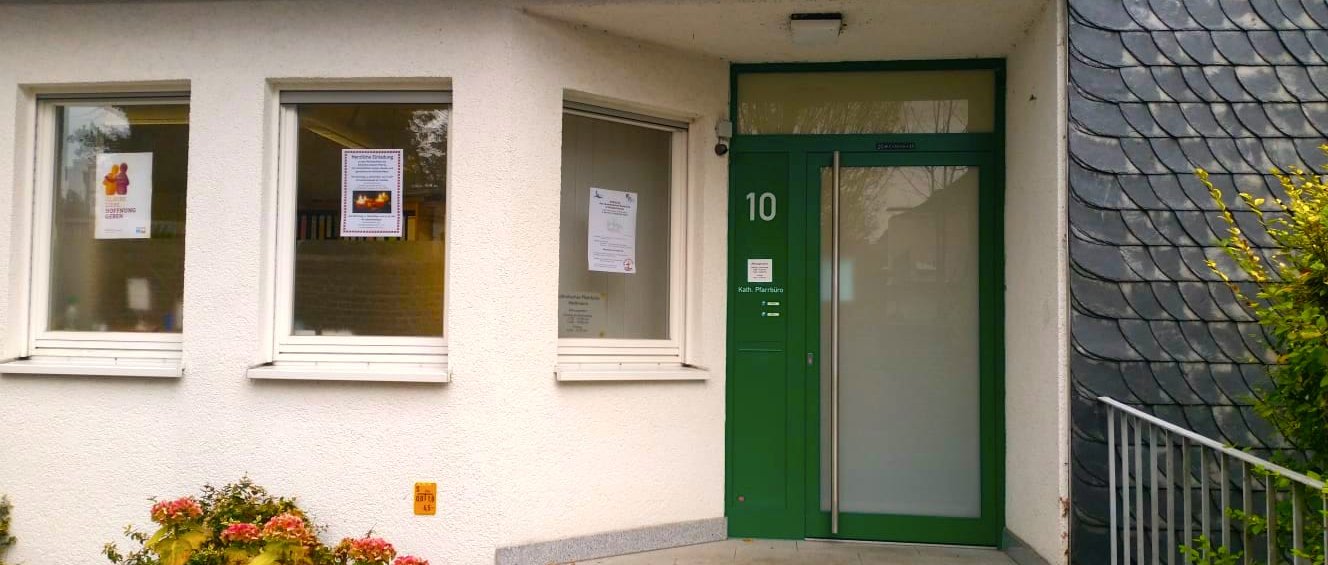 Eingang Pfarrbüro Kreuzstr - Mosler2 korr (c) Pfarrei St. Lambertus Mettmann