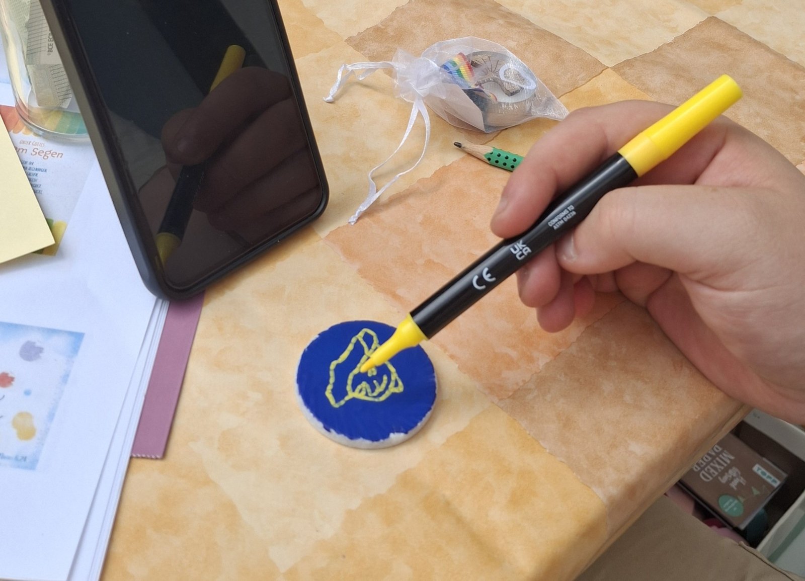 Handschmeichler mit Logo der Jugend Thomas Morus